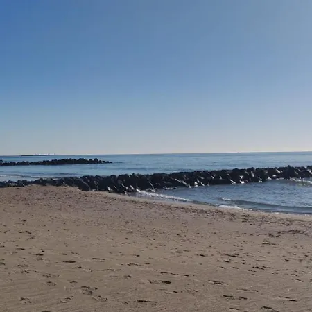 Vias-plage - T3 Avec Piscine Face A La דירה ויאס