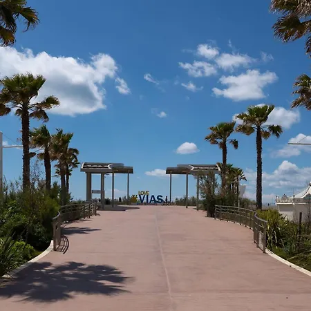 Vias-plage - T3 Avec Piscine Face A La ויאס